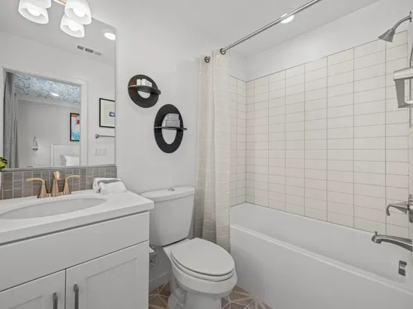 157 Evergreen Ln, Claremont, CA 91711