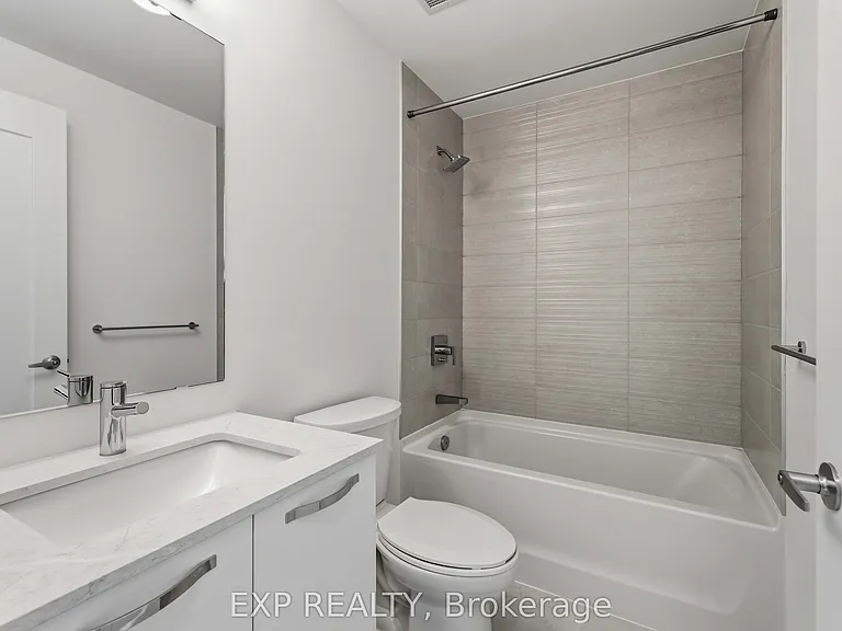 75 James St S #1522 — Photo 7