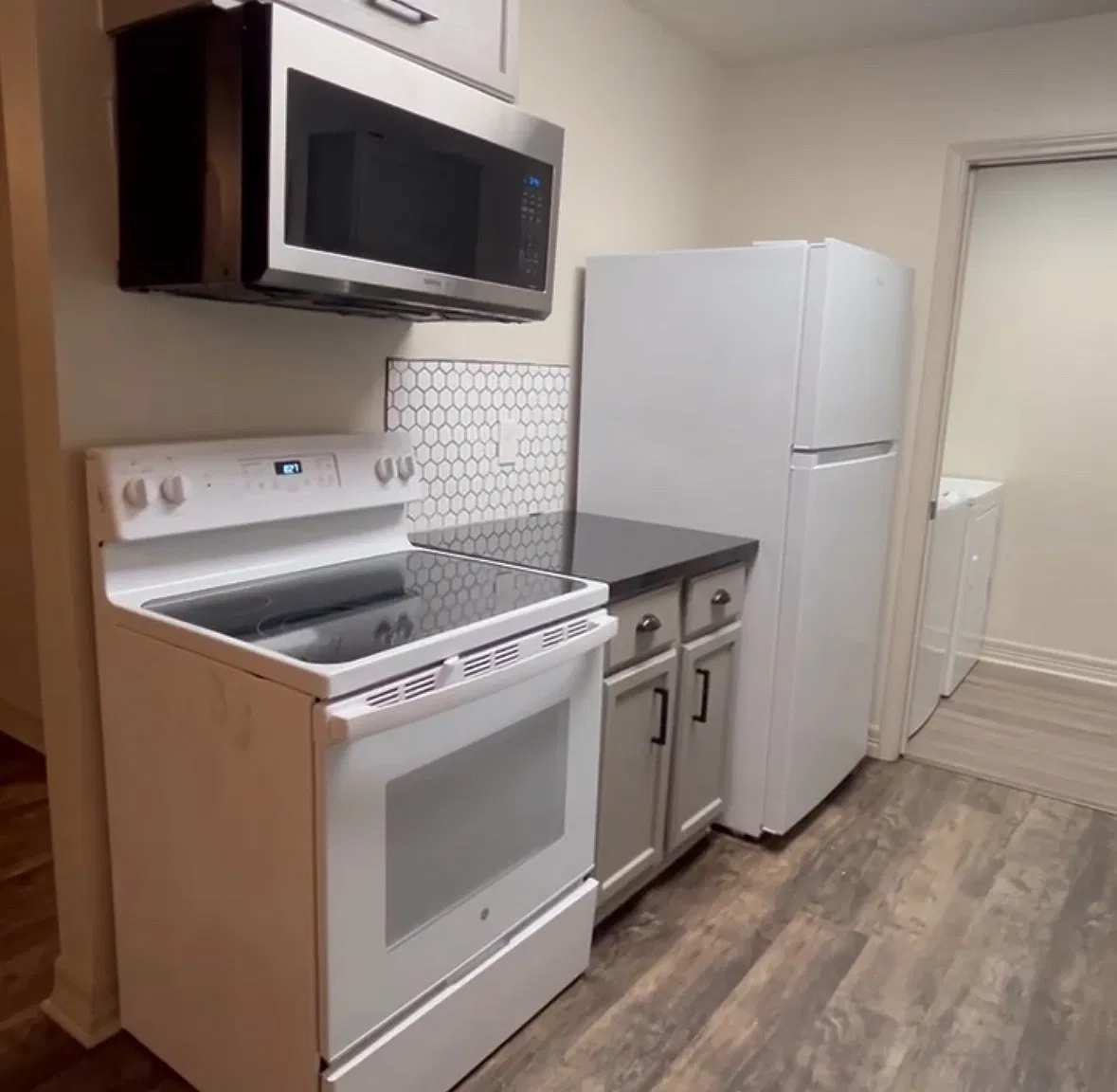 3 bed, 1400 sqft, $1,650 — Photo 4