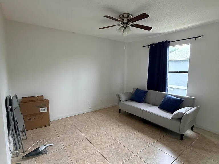 27 E Crossings Cir #H — Photo 15