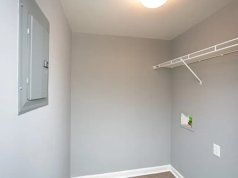 Polo Springs Apartments — Photo 7