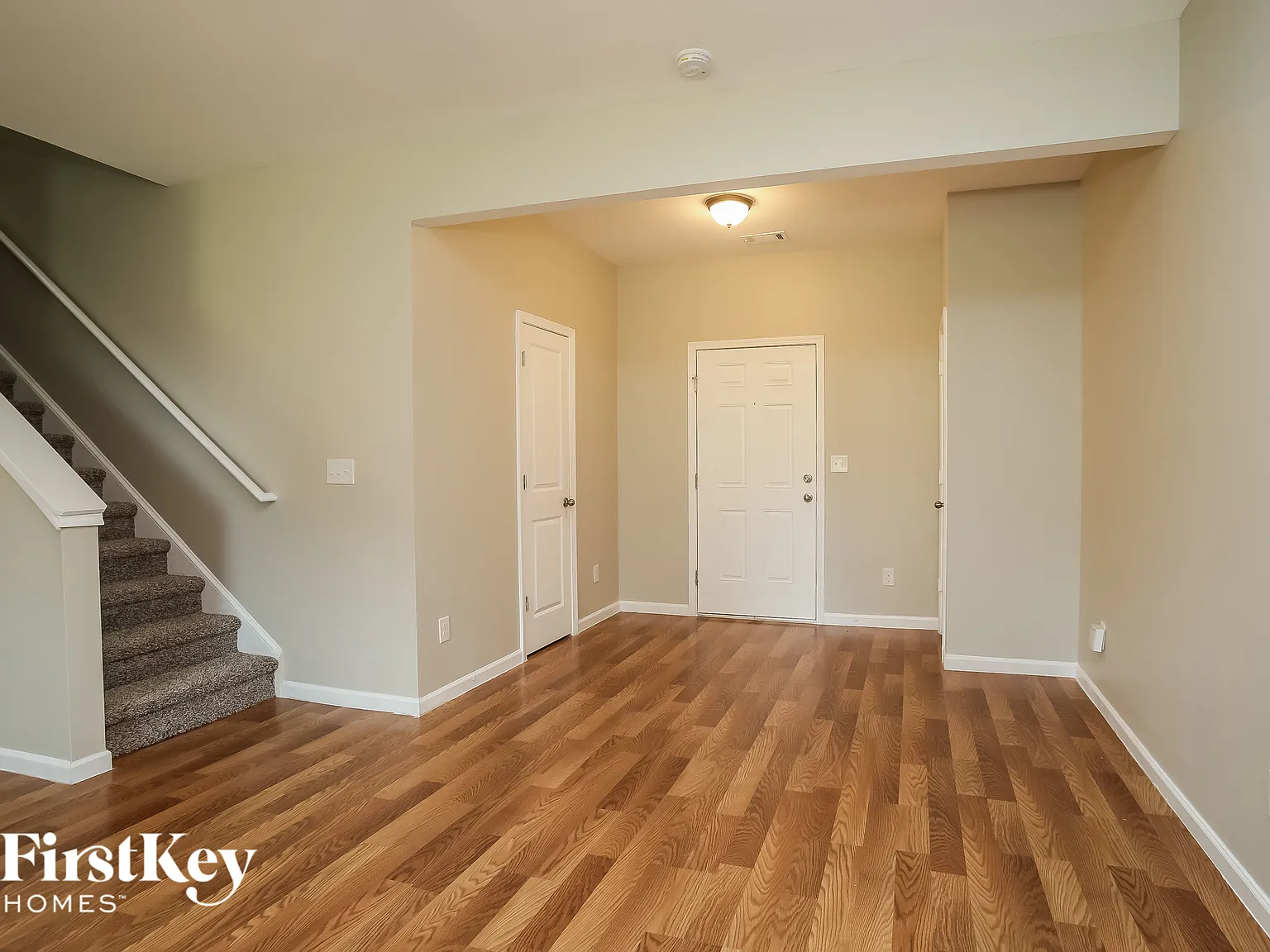 3 bed, 1.5 bath, 1564 sqft, $2,135 — Photo 3
