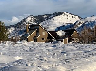 6 Wildflower Rd, Winthrop, WA 98862