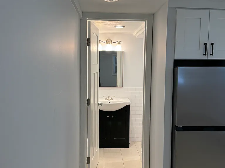 19 Illinois Ave — Photo 7