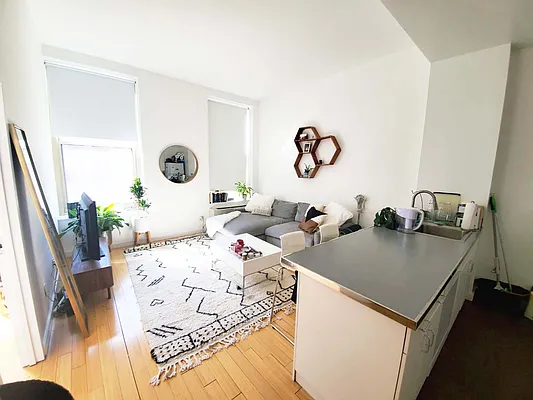 Rented by Compass | media 27