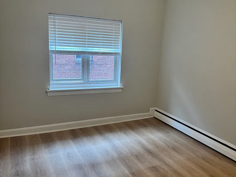 84 Sutherland Rd #6 — Photo 5