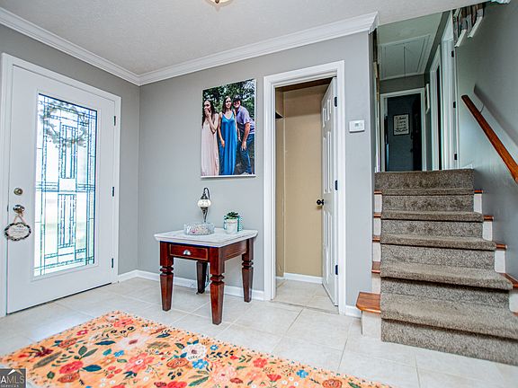 5th image of 105 Kathy Ln