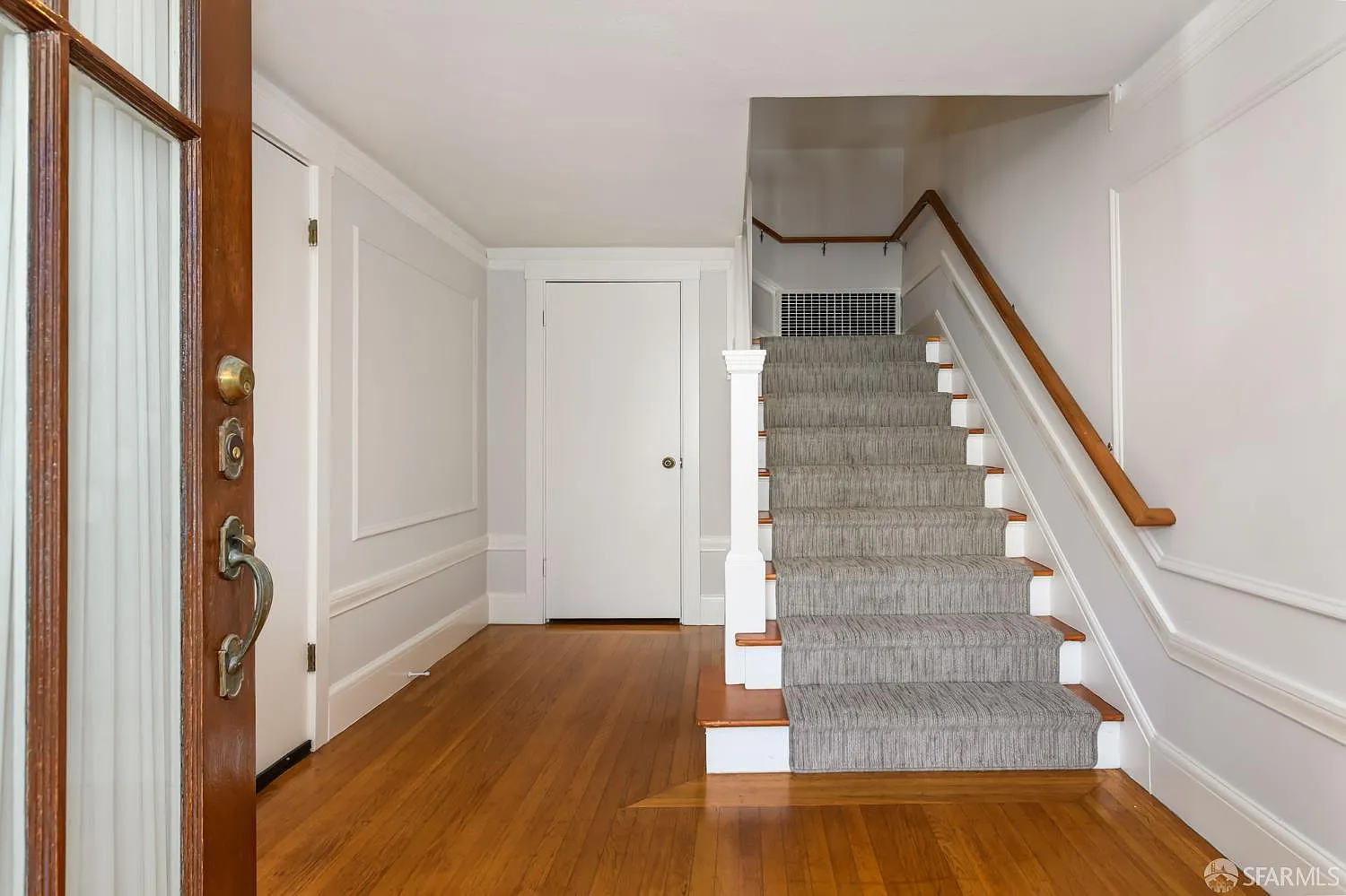 3 bed, 2.0 bath, 2023 sqft, $8,000 — Photo 2