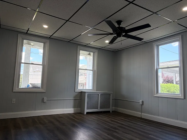 337 Smith St — Photo 8