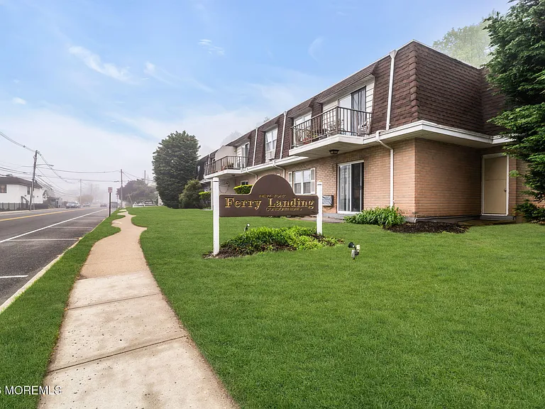 321 Shore Dr #18 — Photo 12