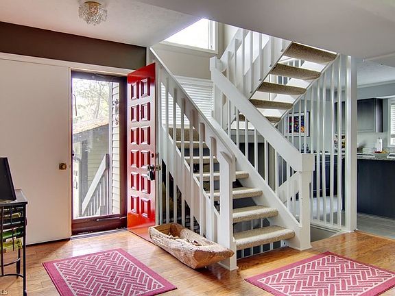3rd image of 6930 Woodwalk Dr #32