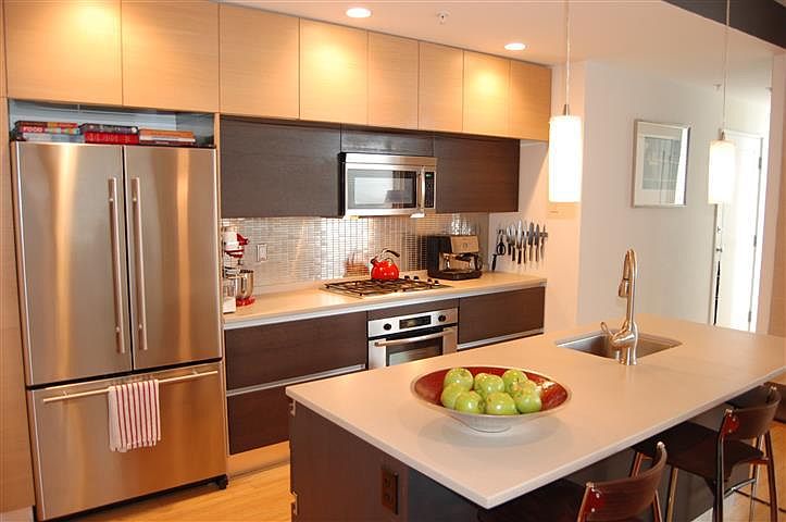 1st image of 323 W 2nd St #3