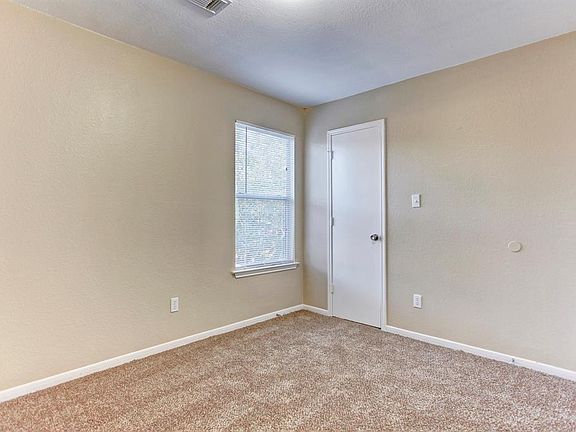 2nd image of 15615 Martineau St