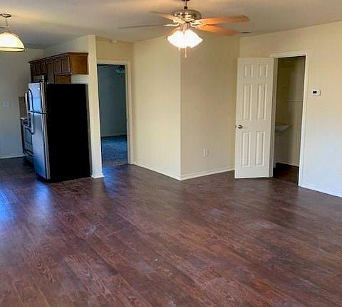 4th image of 714 Parkplace Rdg