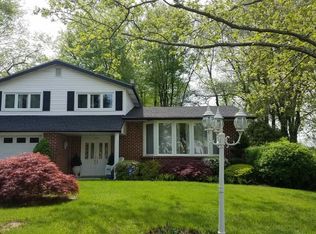 633 Dreshertown Rd, Fort Washington, PA 19034