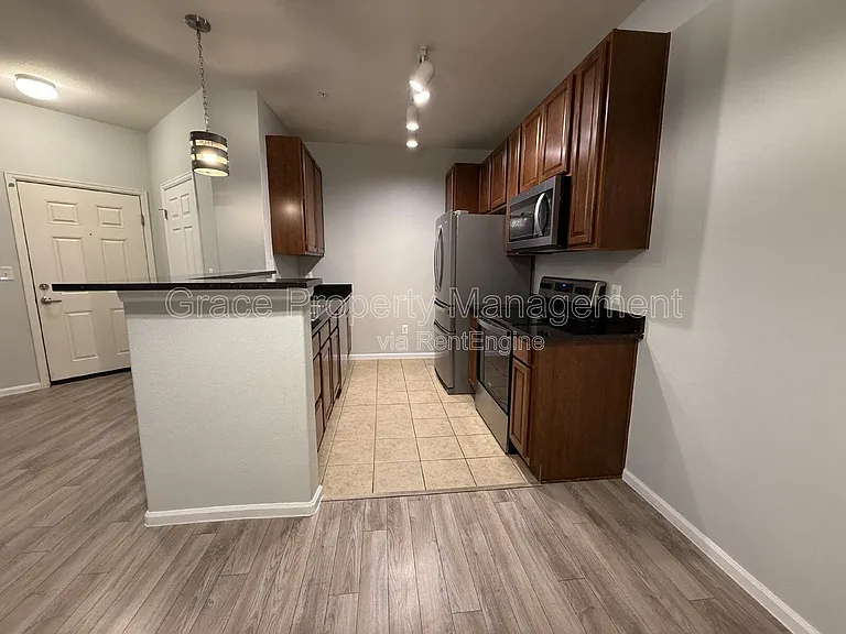 3035 Blue Sky Cir #10-105 — Photo 6