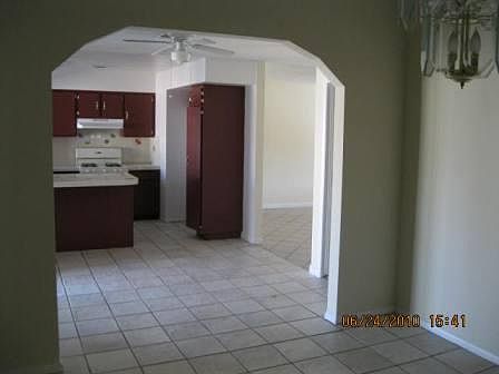 4th image of 204 Carlin Ave
