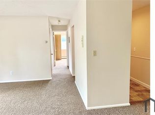 920 Kingsway Dr APT 3D, Lorain, OH