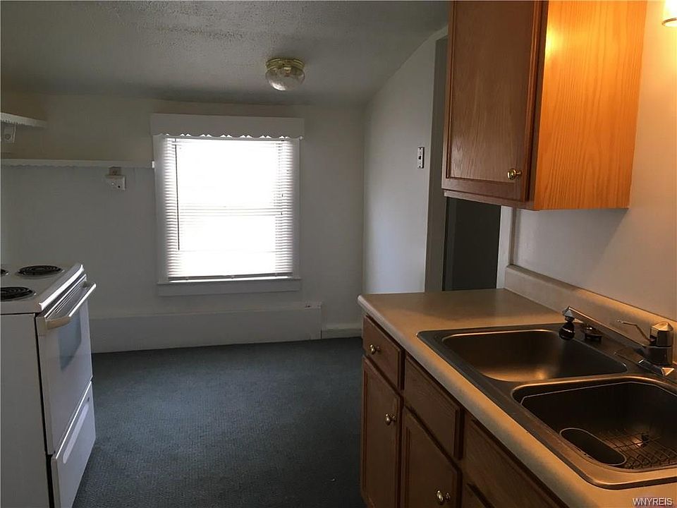 2nd image of 9 Russell St
