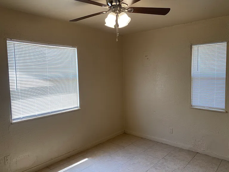 2805 Stearns Ave — Photo 15