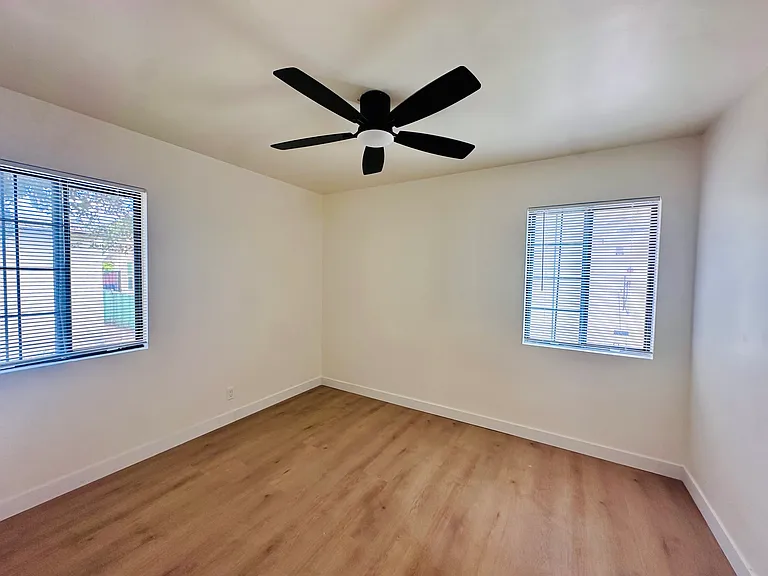 2114 S Meridian Ave — Photo 9