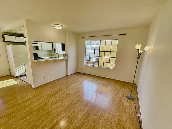 2nd image of 2456 Arizona Ave APT 4