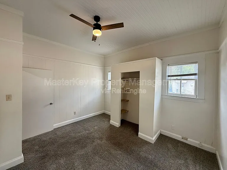 302 Raynor St #B — Photo 6