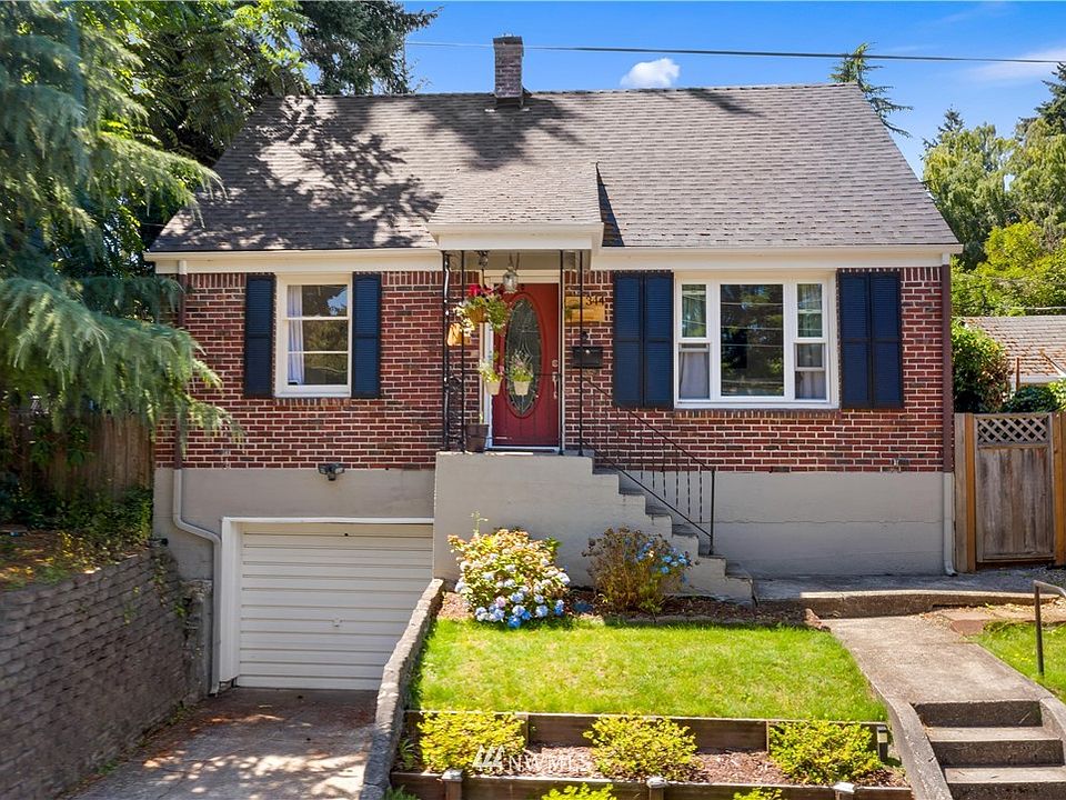 1st image of 344 Harvard Avenue NE