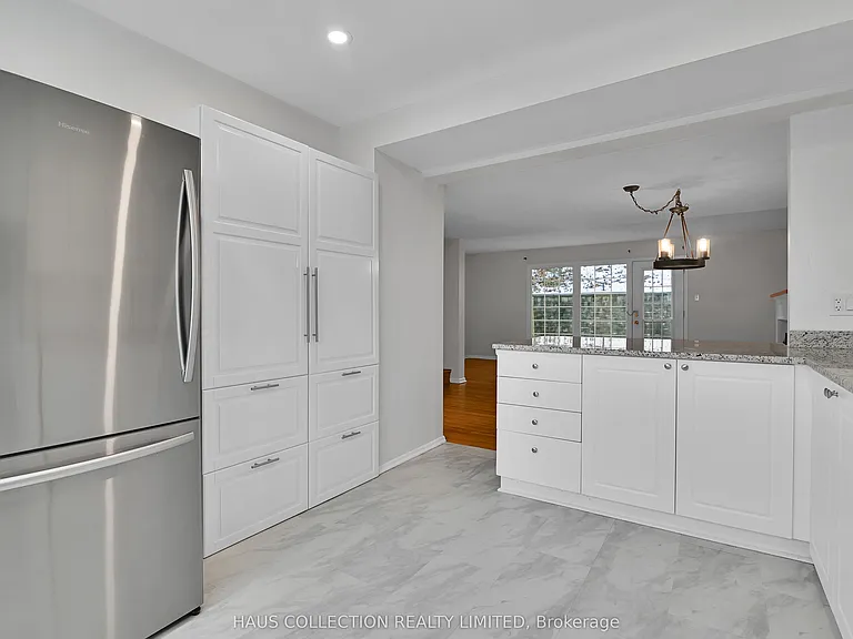 884 Walkley Rd — Photo 12