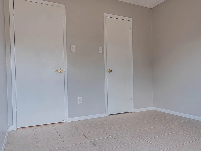 7410 Songwind Ln — Photo 15