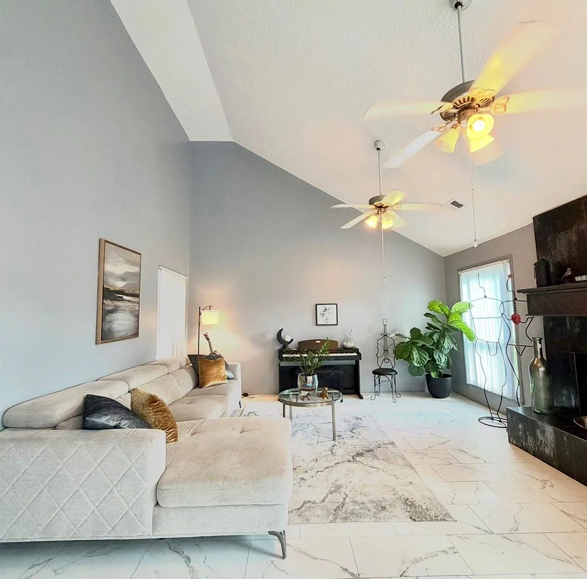 3 bed, 2.5 bath, 2006 sqft, $2,300 — Photo 4