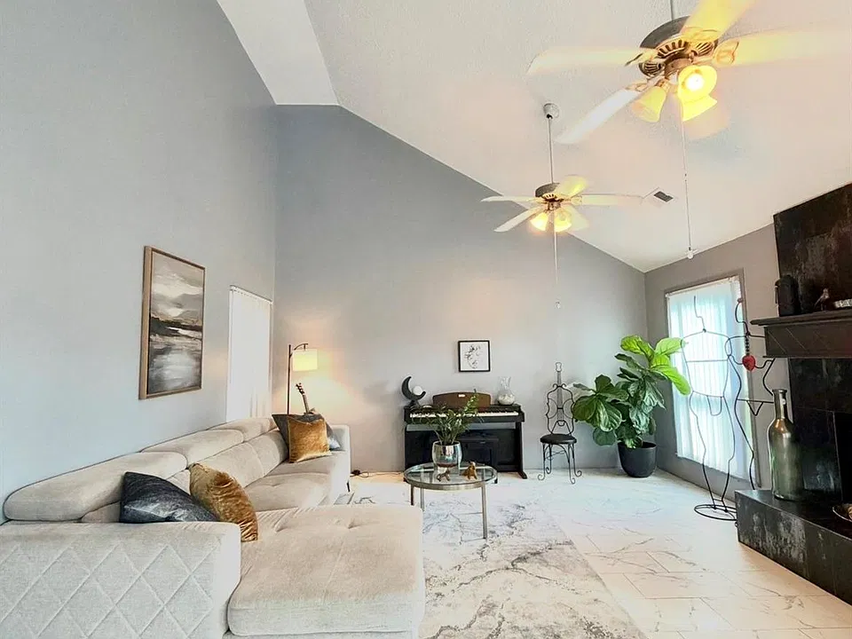 19926 18th Fairway Dr