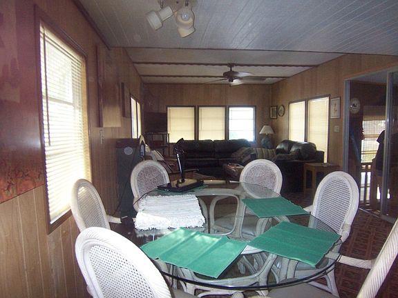 5th image of 224 Banyan Ln