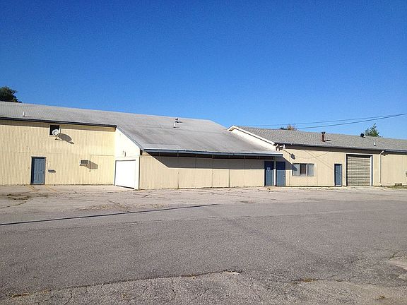 3rd image of 548 Shattuck Rd