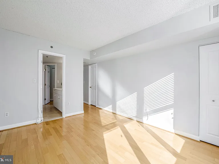 601 Pennsylvania Ave NW #910 — Photo 9