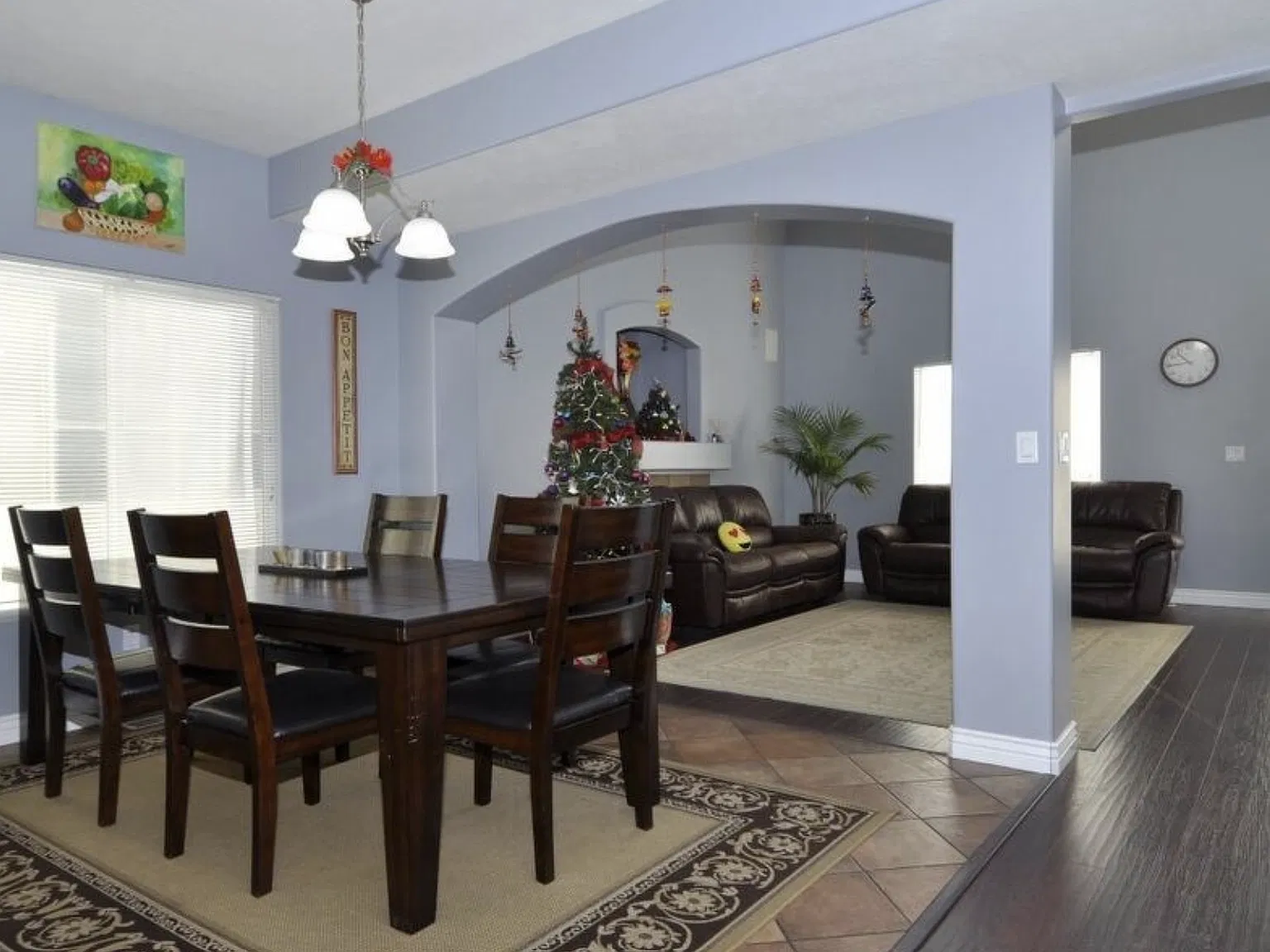 5 bed, 3345 sqft, $2,800 — Photo 2