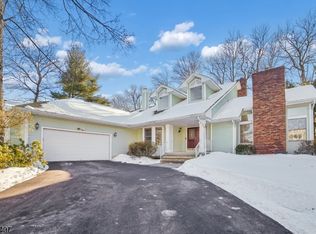 47 Gatehouse Rd, Bedminster, NJ 07921