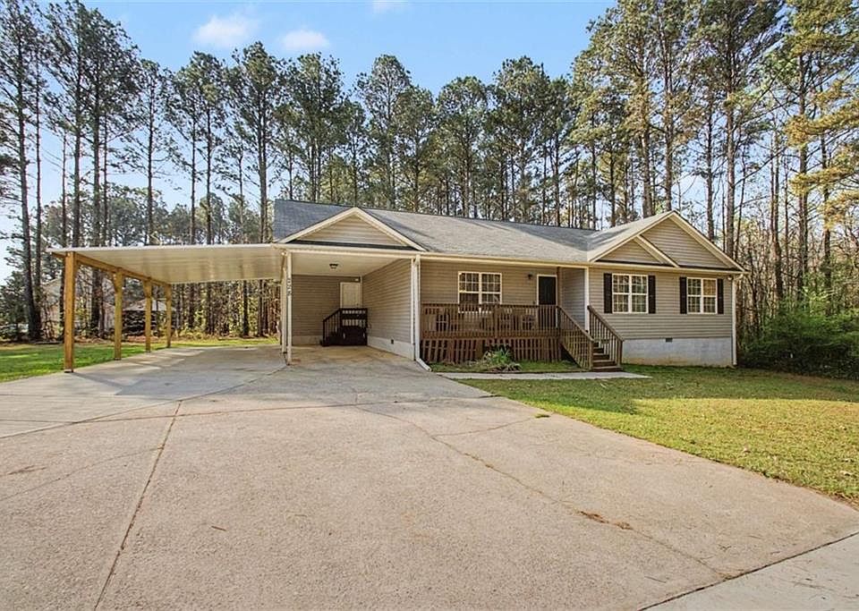 1st image of 228 Emerald Cir