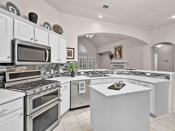 5th image of 3510 Harbor Pass Ln