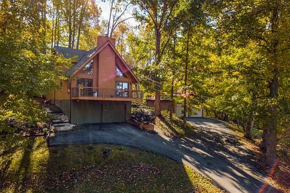 4th image of 190 Sycamore Cir S