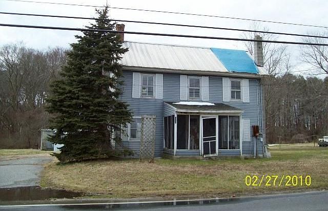 2nd image of 544 Bay St
