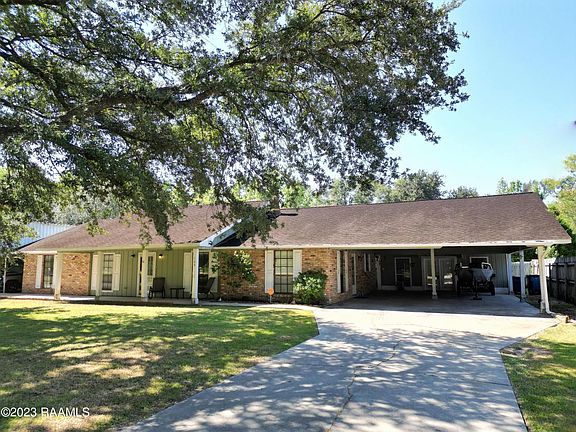 2nd image of 100 Pirogue Rd