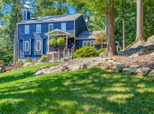 4 Pepperwood Ln, Branford, CT 06405