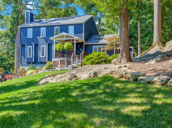 4 Pepperwood Lane, Branford, CT 06405