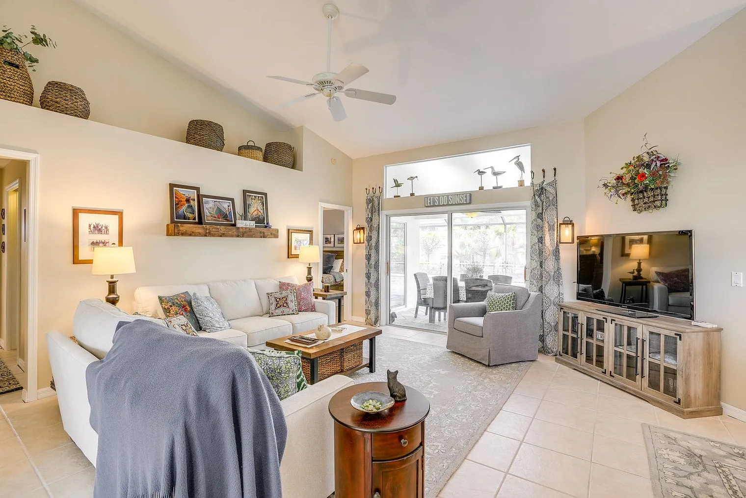3 bed, 2.0 bath, 1550 sqft, $7,322 — Photo 3