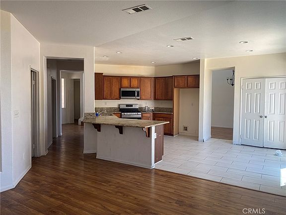 3rd image of 17667 View Mount Ct