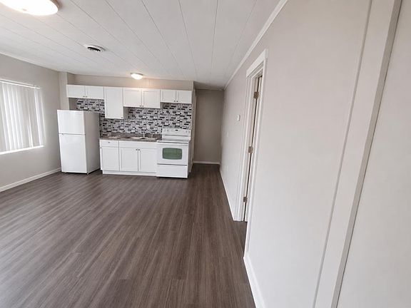 2nd image of 304 10th Ave NE APT 5