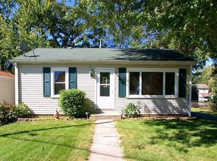 98 Bay Rd, Fox Lake, IL 60020