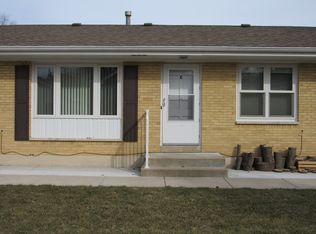 617 North St APT C, Geneva, IL 60134