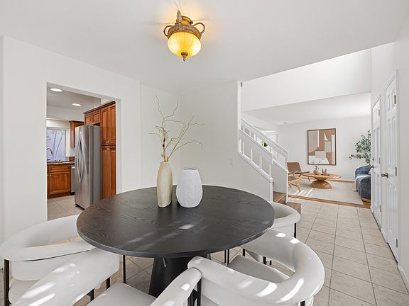 4th image of 16 Santa Clara St #1